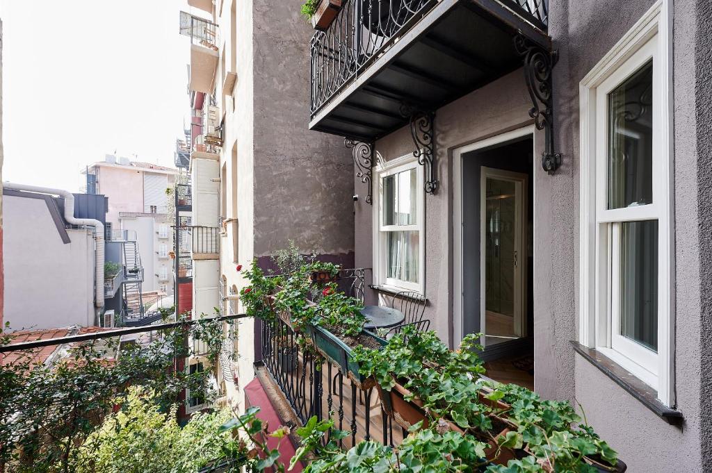 Beyoğlu Hotels 2026: Tarihi İstanbul’u Keşfetmek İçin Doğru Konaklama Seçimi