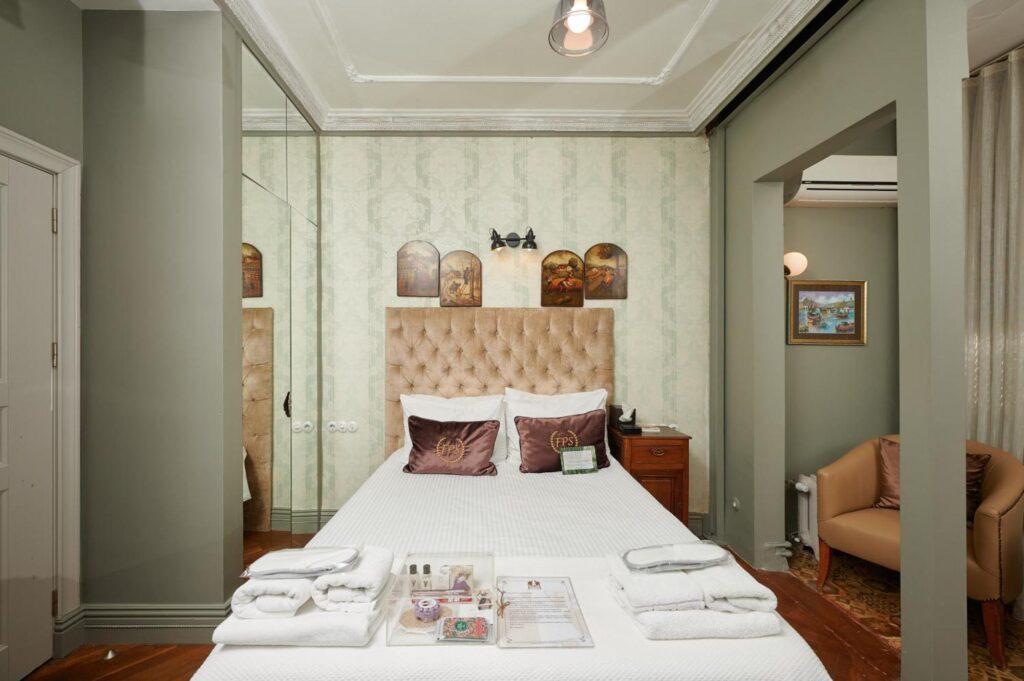 2025 beyoğlu design hotels, istanbul design hotels, modern otel beyoğlu, tasarım otel istanbul, faik pasha apartments, çağdaş otel beyoğlu, uzun süreli konaklama, dijital göçebe otel, yaratıcı otel istanbul