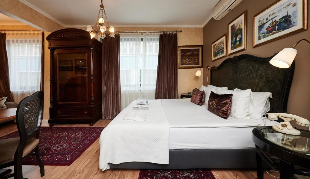 2025’te Beyoğlu Konaklama: Design Hotels, Vintage Oteller, Butik Deneyimler