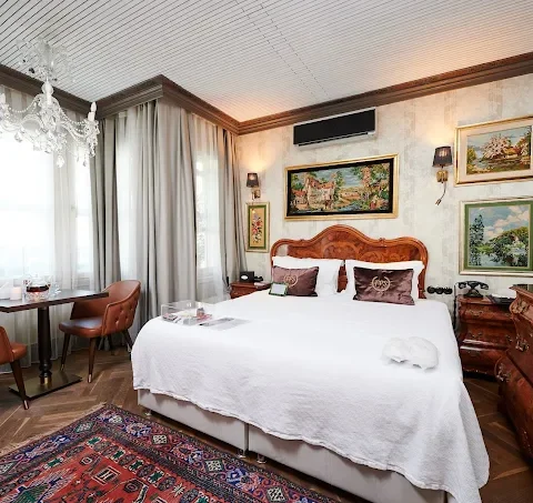 2025 Beyoğlu historical hotels, Istanbul historical hotels, Beyoğlu heritage hotels, Faik Pasha Apartments, Galata historical hotel, Cihangir historical hotel, long-term stay Istanbul, art and culture hotel, luxury heritage hotel, Beyoğlu boutique hotel, Istanbul hotel guide