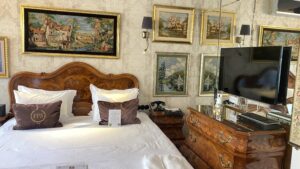 beyoglu hotels, beyoğlu design hotel, istanbul small hotels, butik otel, faik pasha apartments, design hotel, modern otel, sanat oteli, beyoğlu otelleri, konaklama, 2025, müşteri deneyimi, lüks otel, cihangir, çukurcuma, galata, uzun süreli konaklama, istanbul