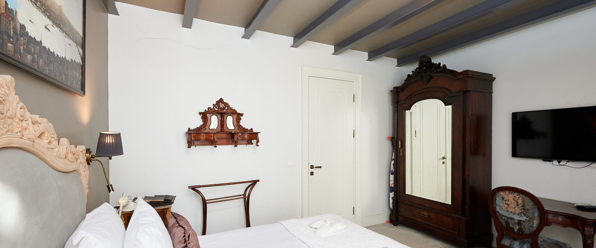 Beyoğlu Hotels 2026: İstanbul’da Merkezde Kalmanın Gerçek Anlamı