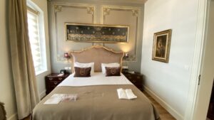 istanbul small hotels, beyoğlu hotels, design hotel, beyoğlu design hotel, butik otel, faik pasha apartments, oda tipleri, rezervasyon, 2025, konaklama, aile oteli, sanat oteli, müşteri yorumu, cihangir, çukurcuma, galata, istanbul events, luxury hotels