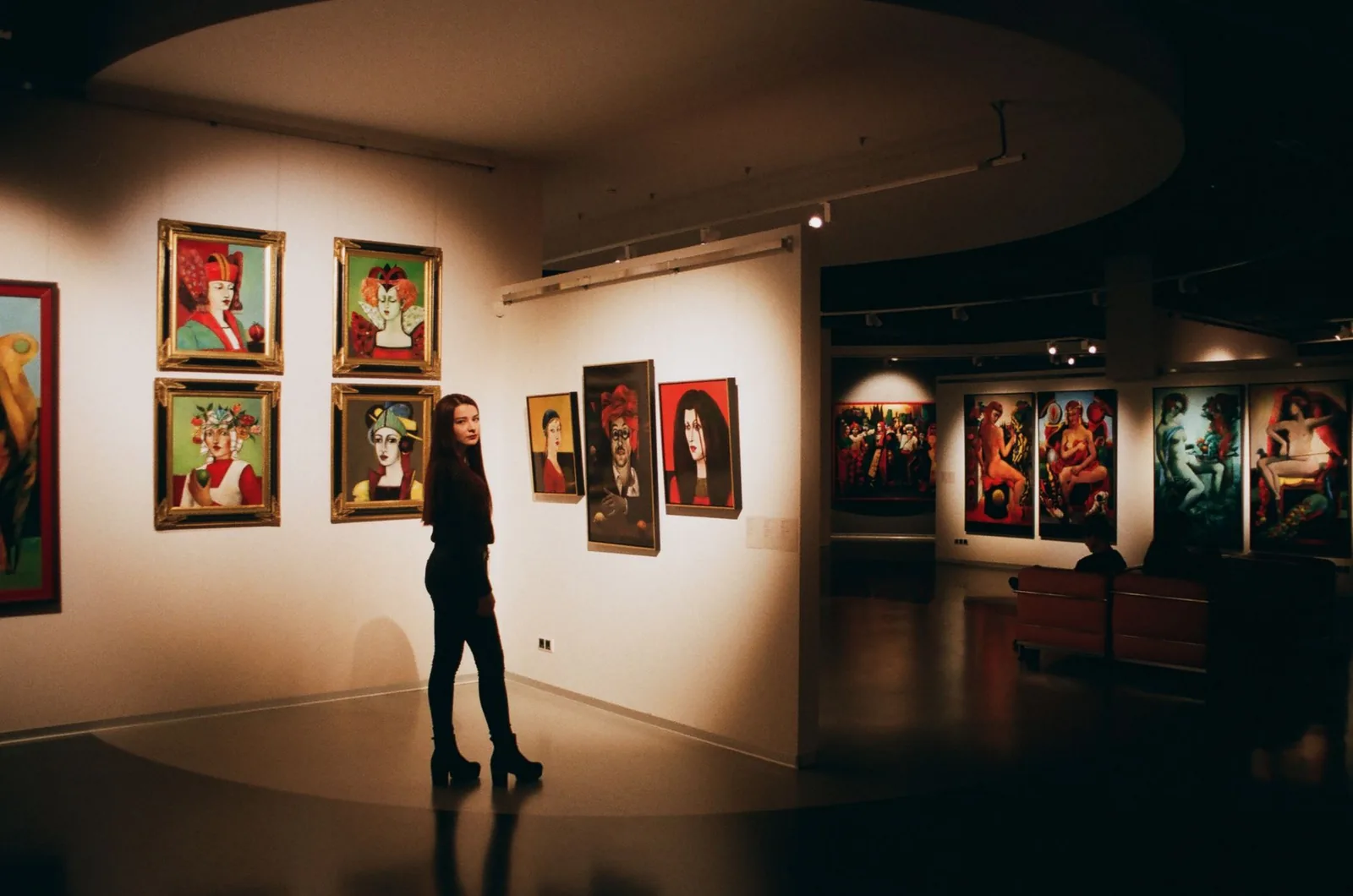 Beyoğlu sokaklarında sonbahar sanat turu