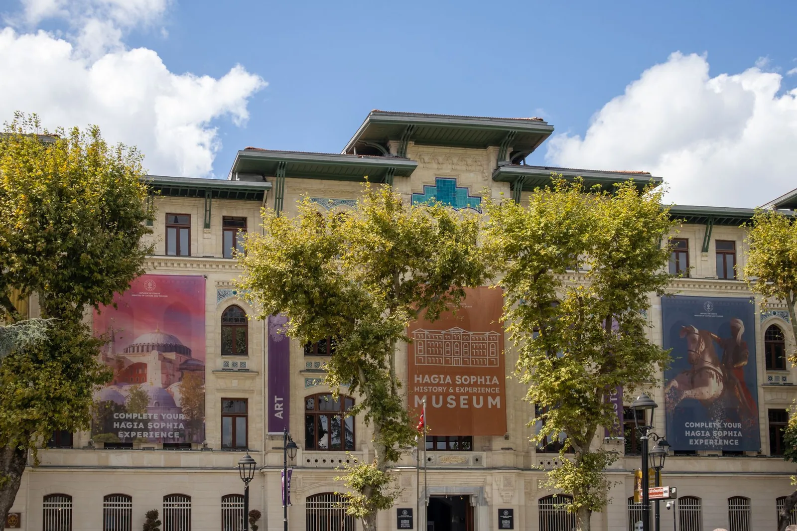 Faik Pasha Hotels Superior Double oda antika mobilyalarla döşenmiş
