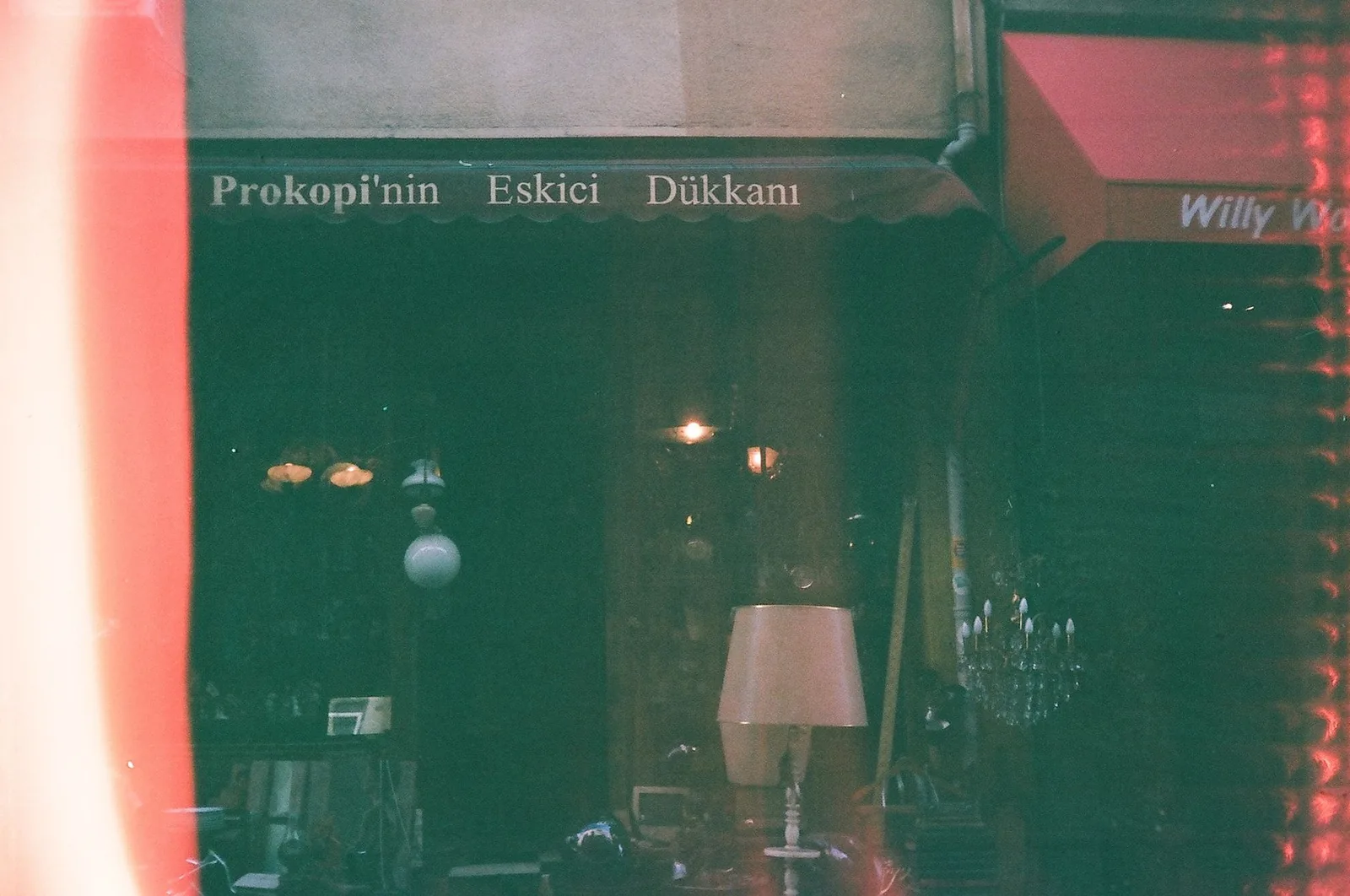 pera tarihi Çukurcuma antika eşyalar